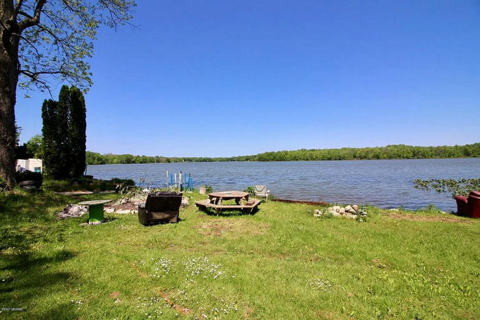 Baseline Lake Lodge - Real Estate Listing